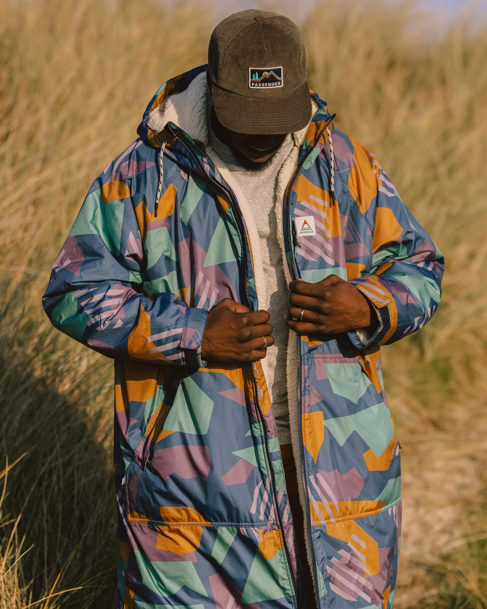 Waves Sherpa Lined Changing Robe - Deep Blue Camo Pattern - Image 2