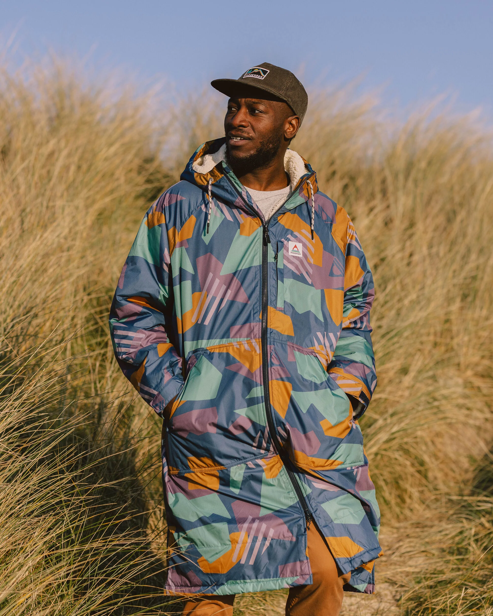 Waves Sherpa Lined Changing Robe - Deep Blue Camo Pattern - Image 8