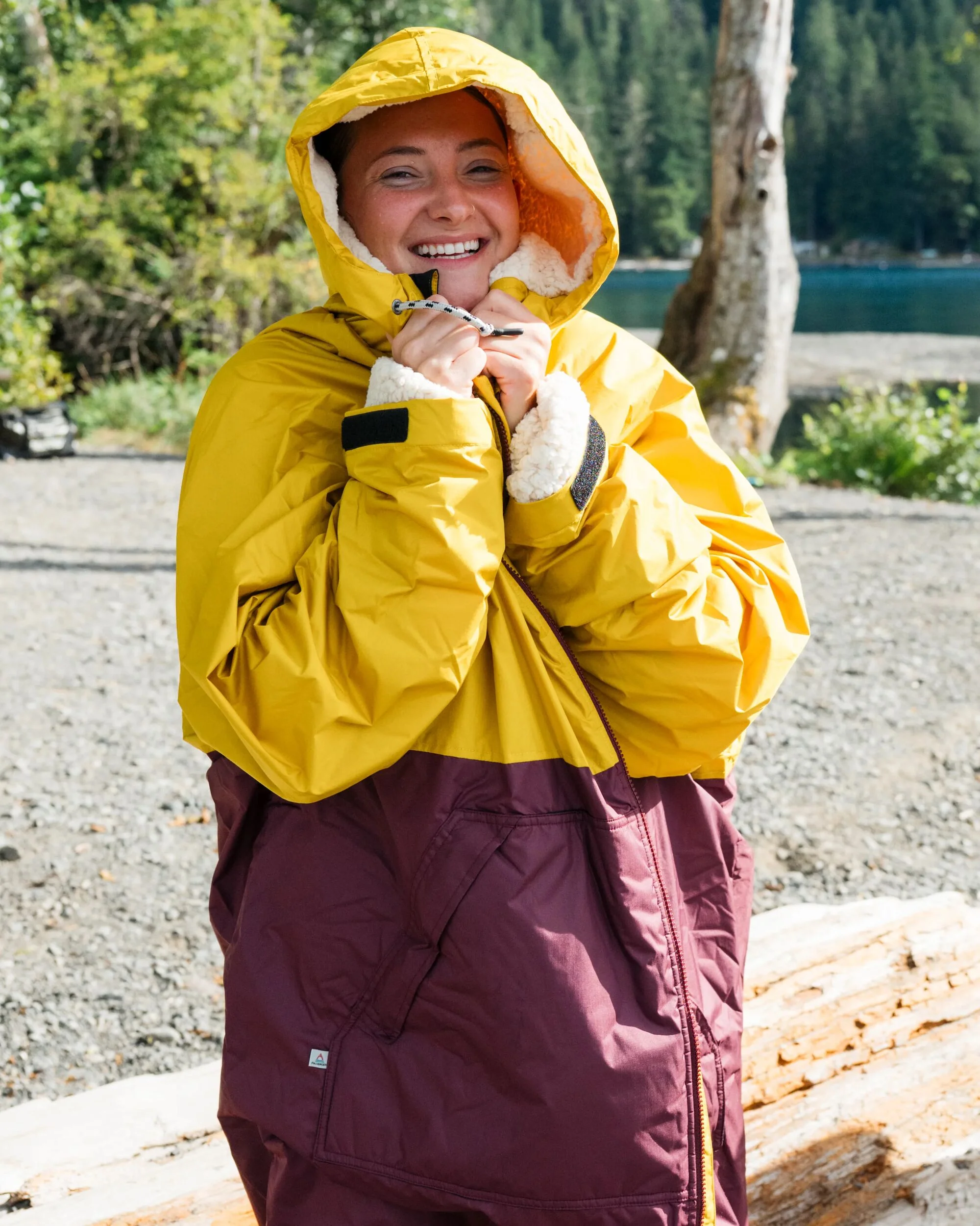 Waves Sherpa Lined Changing Robe - Fig/Heritage Yellow - Image 4