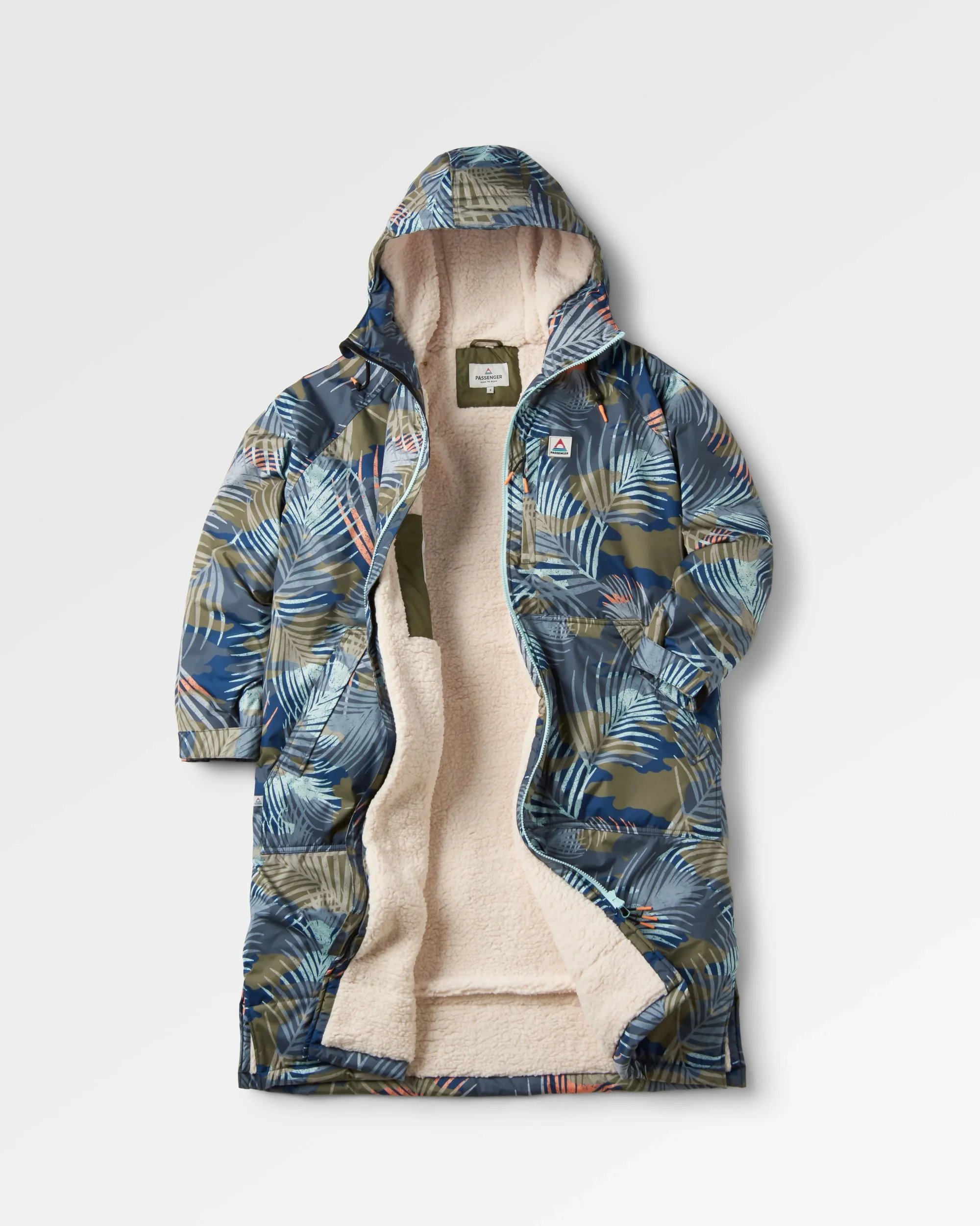 Waves Sherpa Lined Changing Robe - Palm Camo Apricot - Image 2