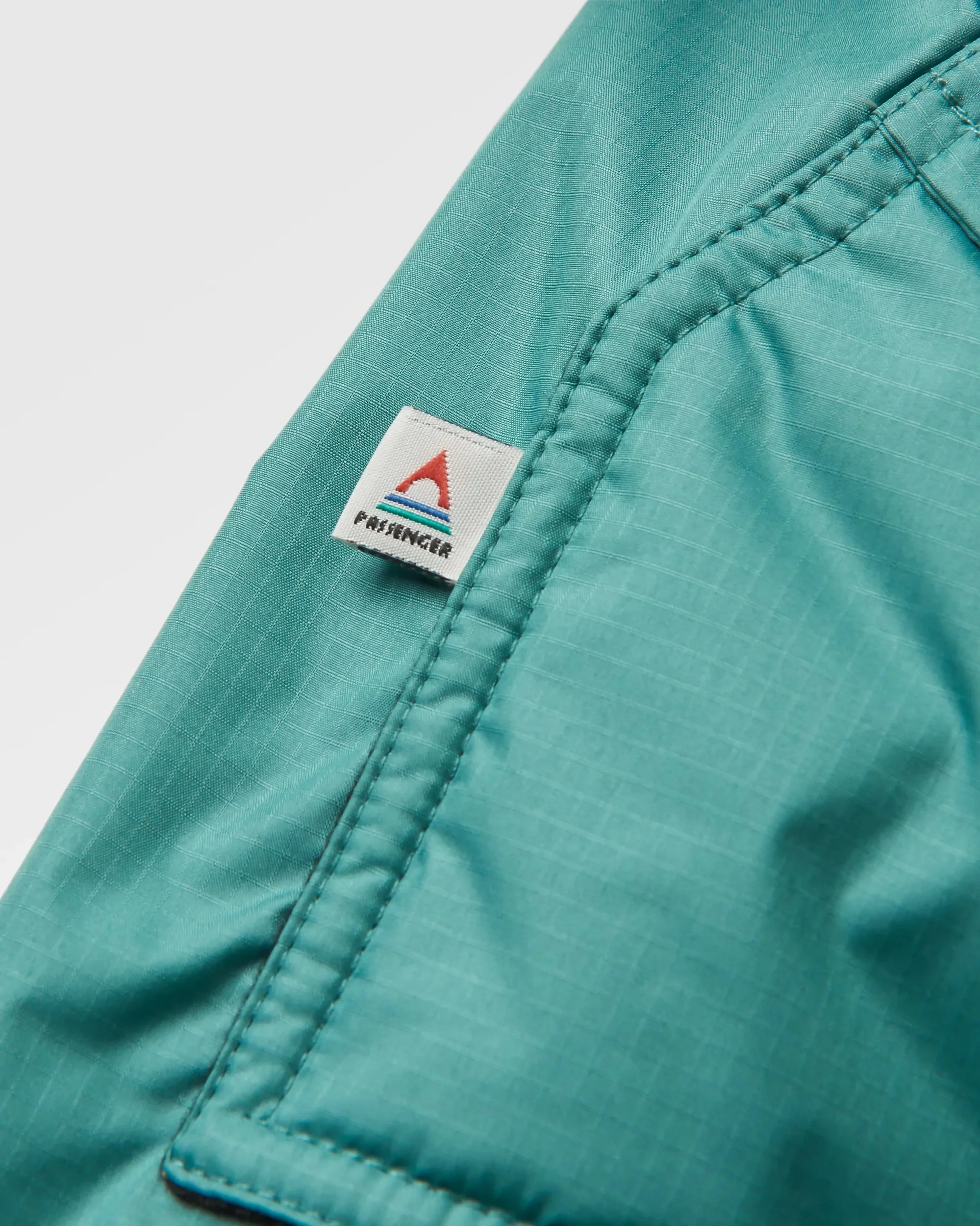 Waves Sherpa Lined Changing Robe - Surf Spray/Deep Sea - Image 9