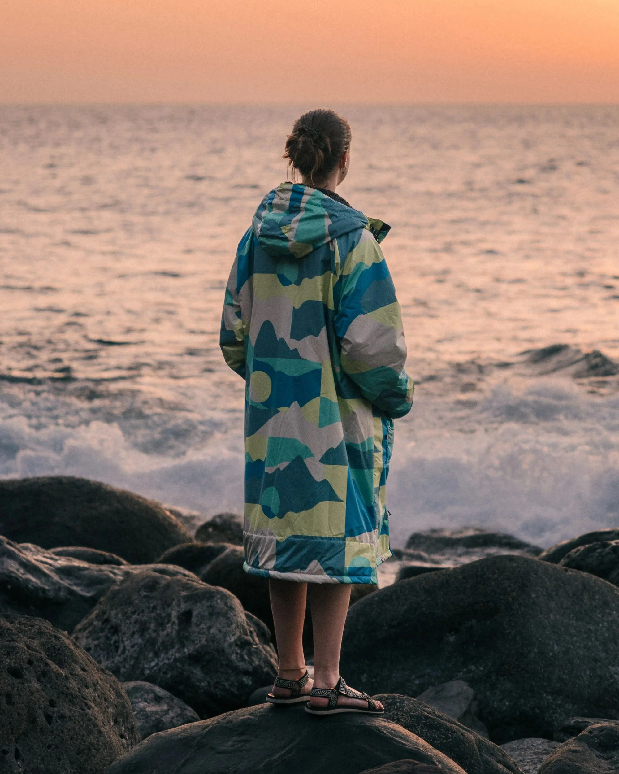 Waves Sherpa Lined Changing Robe - Vista Patchwork Aqua - Image 3