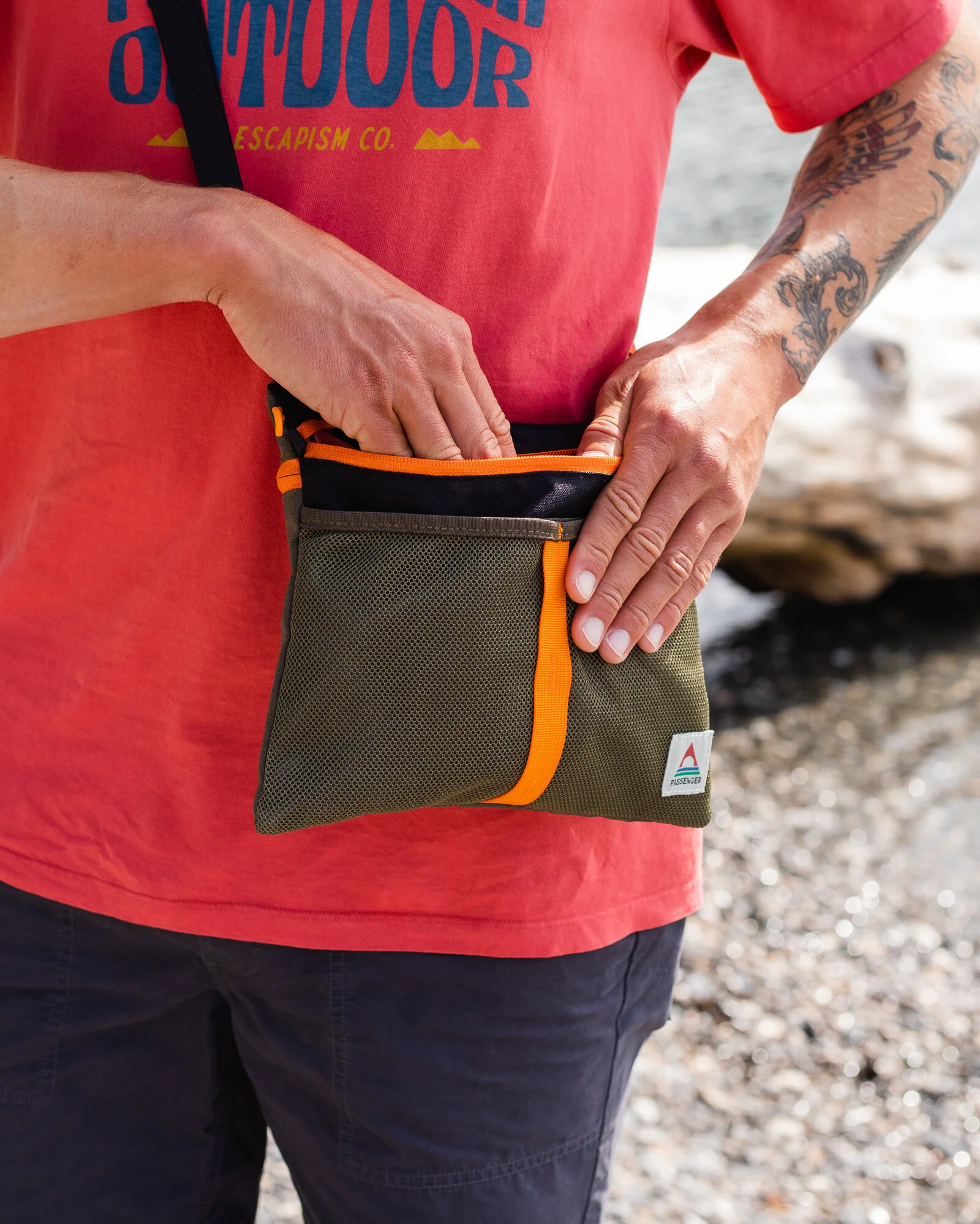 Waypoint Cross Body Bag - True Black/ Khaki - Image 4
