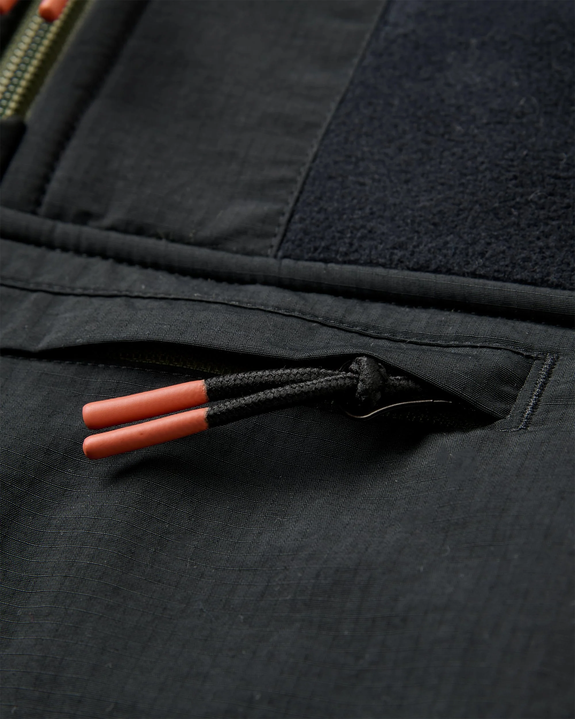 Woodland Hooded Polartec® Fleece - Black/Khaki - Image 4