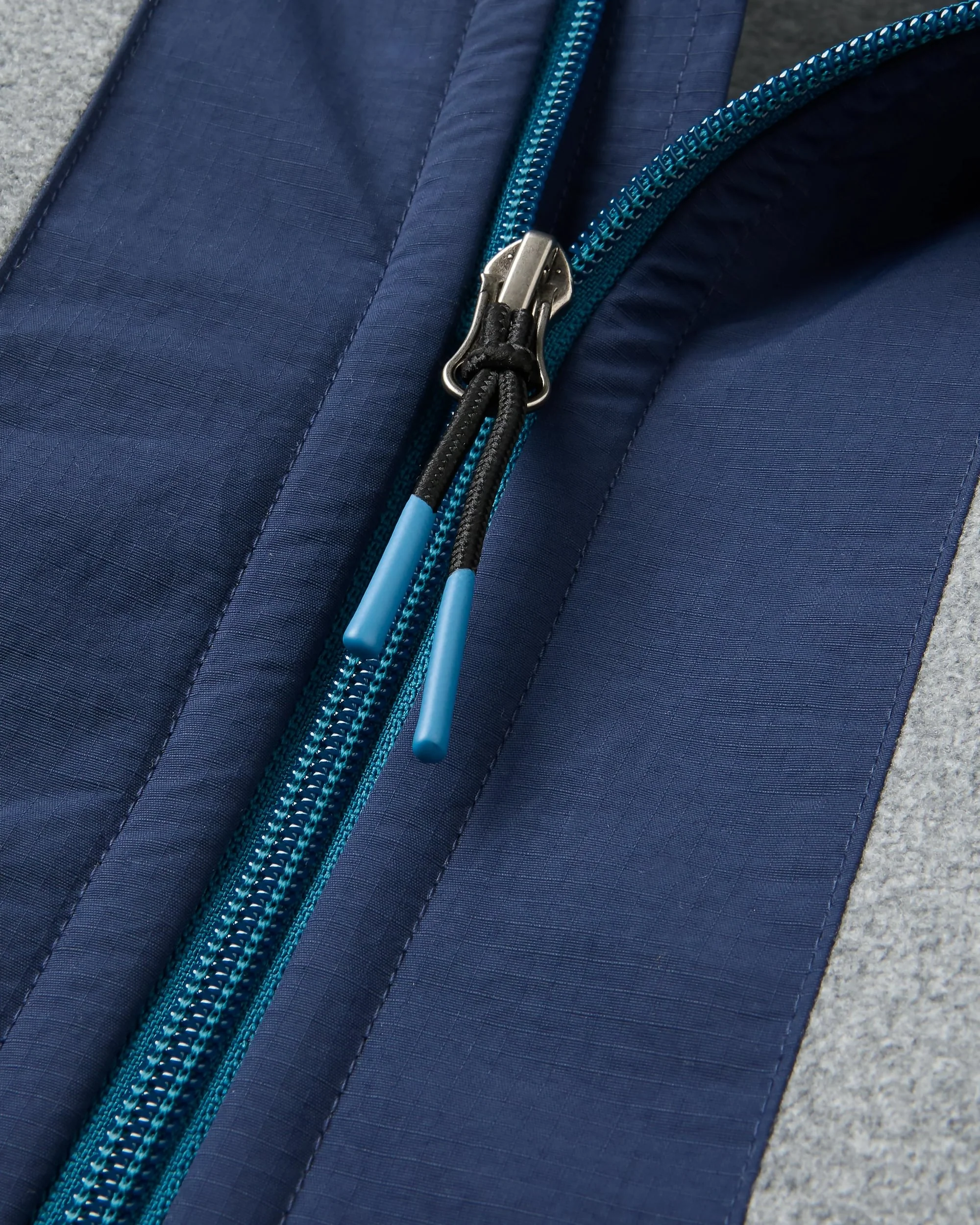 Woodland Hooded Polartec® Fleece - Grey Marl/Dark Denim - Image 5