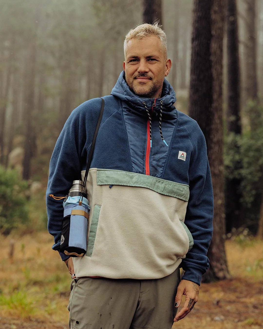 Woodland Hooded 1/2 Zip Polar Fleece - Dark Denim/Oatmeal - Image 2